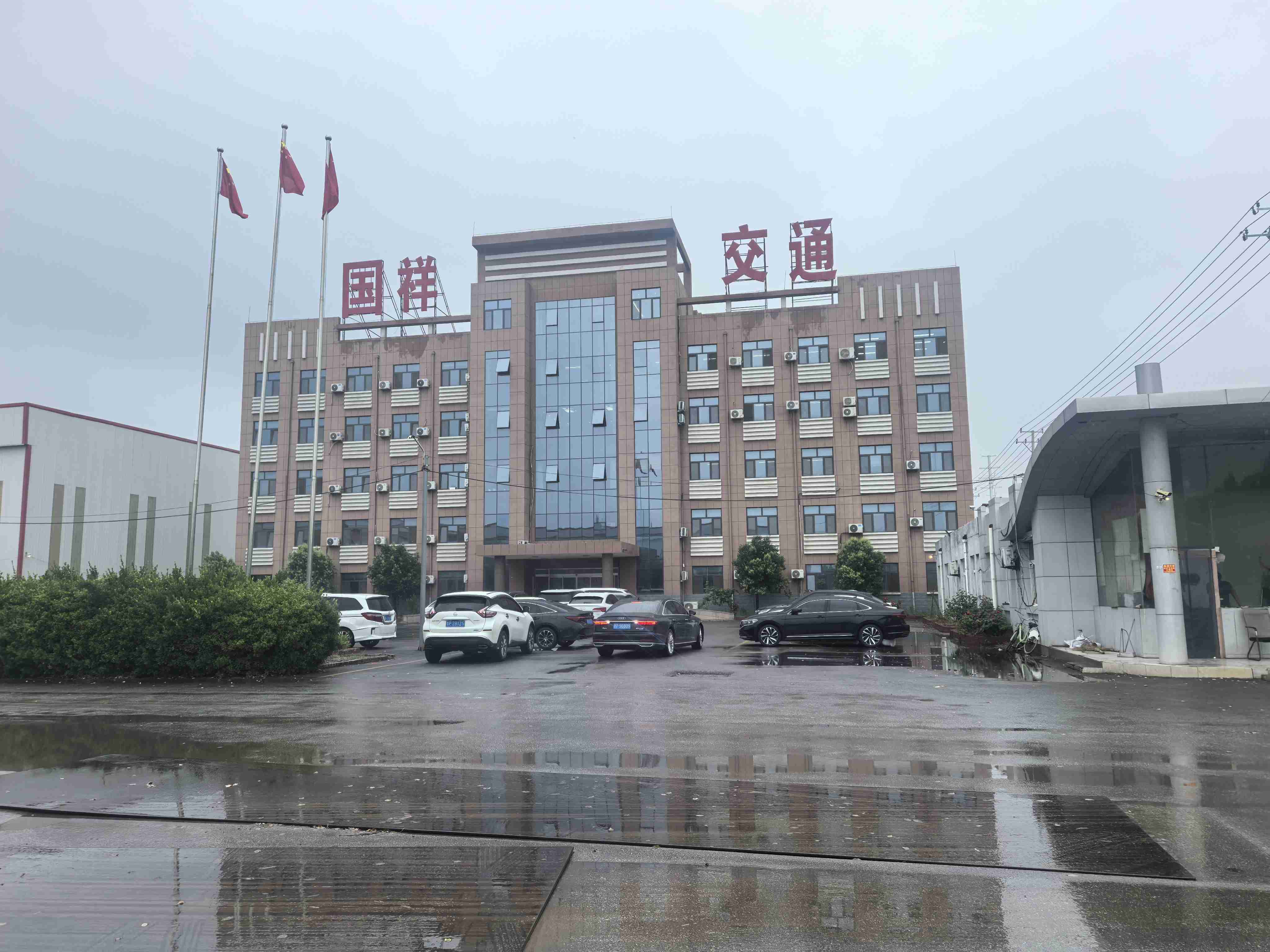 湖州市热镀锌波形护栏浸塑波形护栏 - 厂家